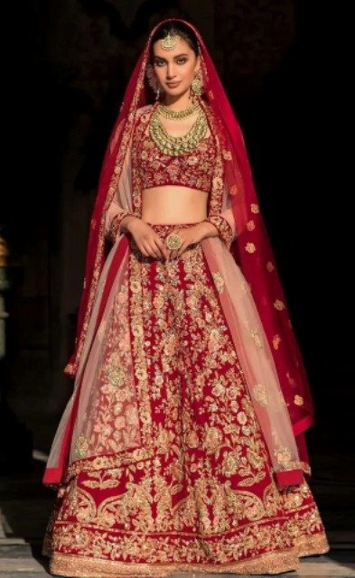 Red-Lehenga-Design-Soaked-in-Culture