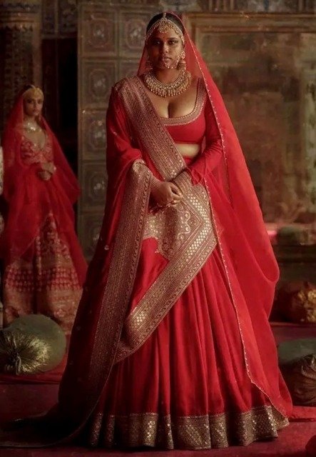 Silk-Bridal-Red-Lehenga