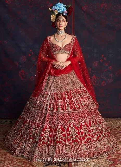 Traditional-Gold-Meets-Red-Bridal-Lehenga