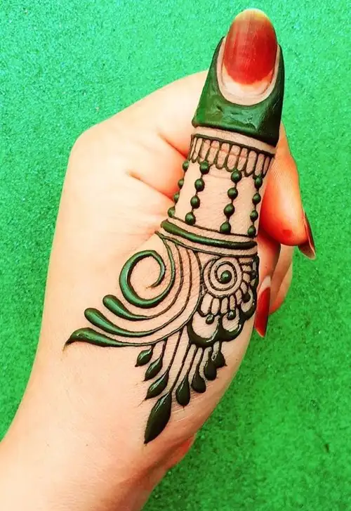 Chic-Simple-Mehndi-Design-Thumb