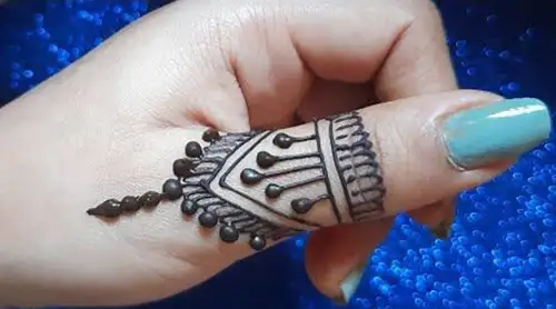 Splendid-Henna-Designs-For-Thumb