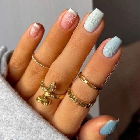 Chic-Winter-Short-Coffin-Nails