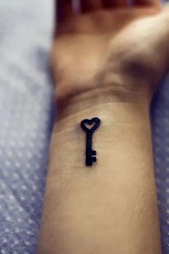 heart-and-key-tattoo-designs