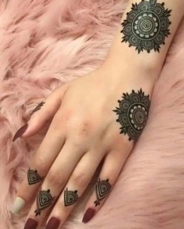 mehndi-designs-for-hands-simple