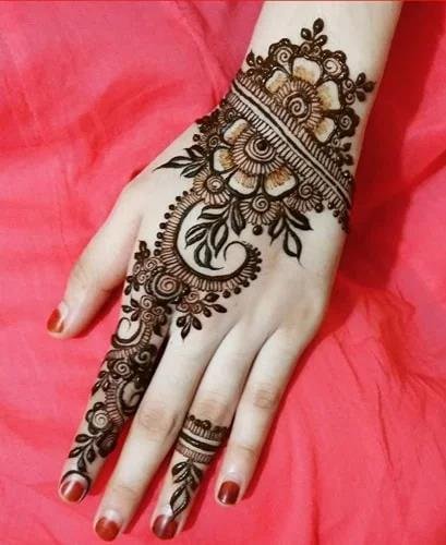 Diagonal-Gujarati-Mehndi-Designs