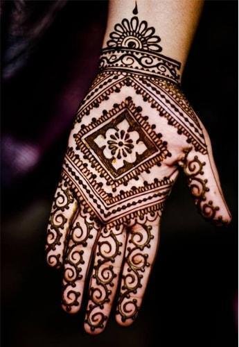 Geometric-Mehndi-for-Fashion