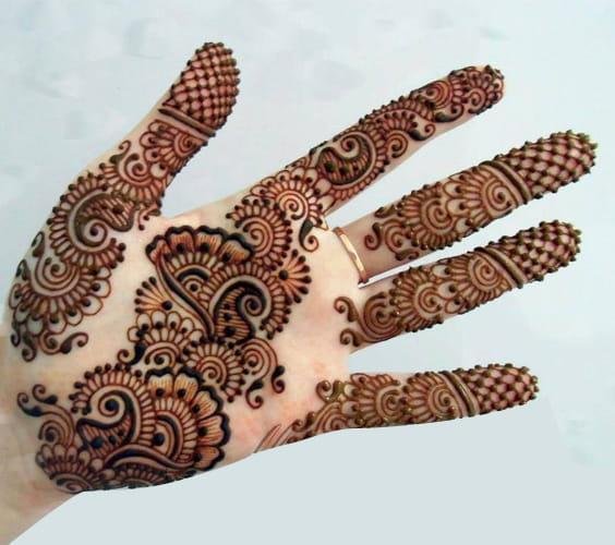 Gujarati-Mehndi-Designs-For-Fashion