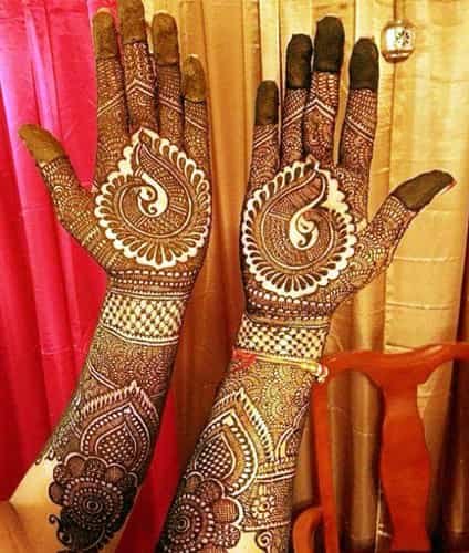 Gujarati-Mehndi-For-woman