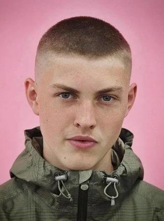 Buzz-Cut-with-Taper-Haircuts