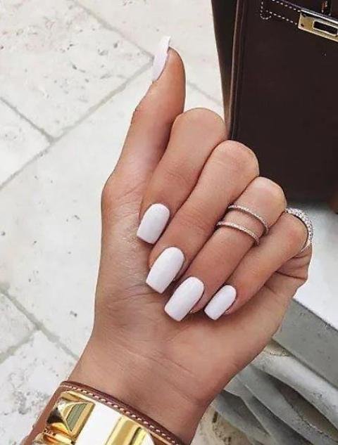 Simple-White-Nails-Designs