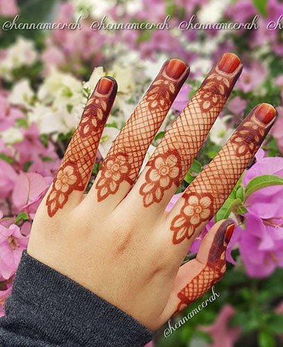 Rose Thumb Henna Design